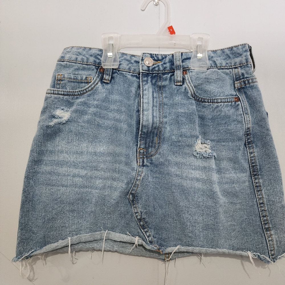 Girl size sm distressed denium skit